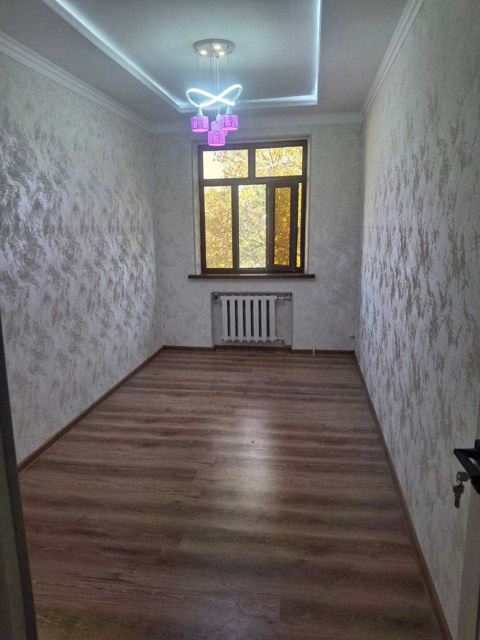 СРОЧНО !! Продается квартира в Яшнабаде 2/4/4 ( 47 кв/м ) Панеллий