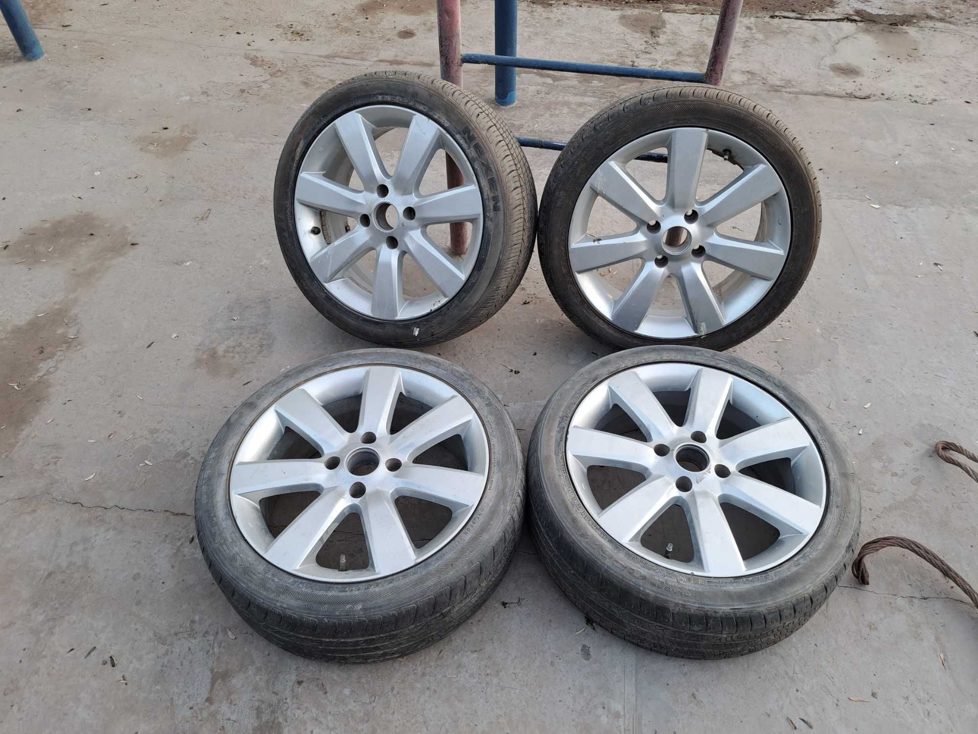 Авто шина сака диск 215/45 R17