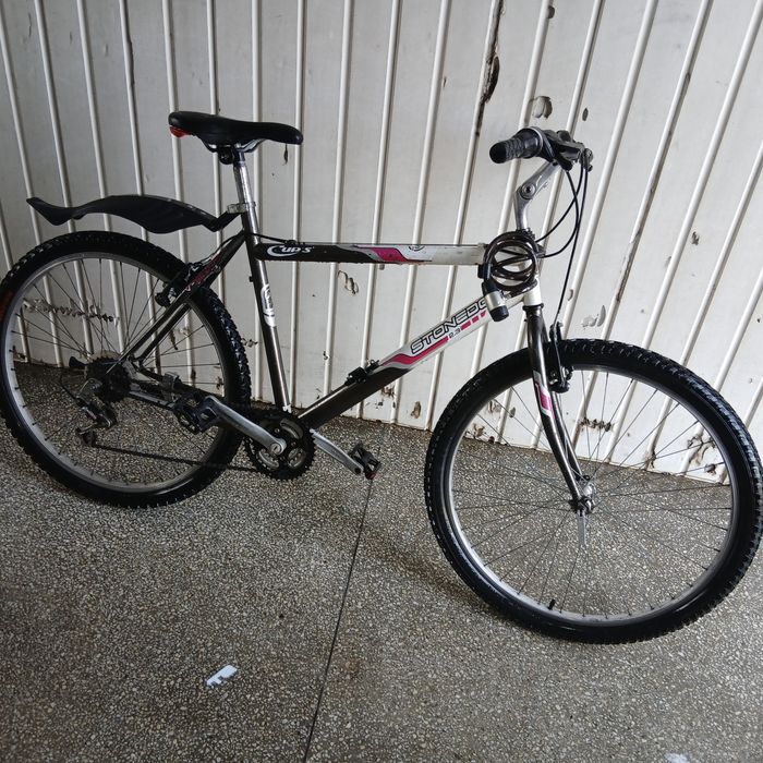 Vând bicicletă detalii în privat