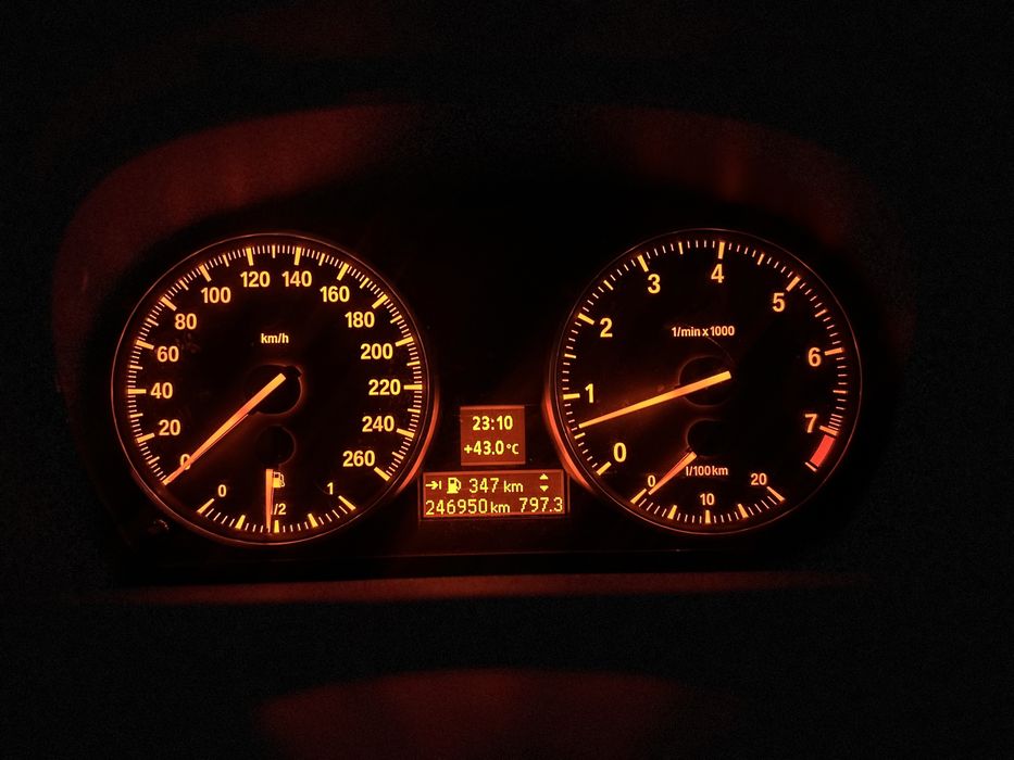 BMW E90 LCI 320i