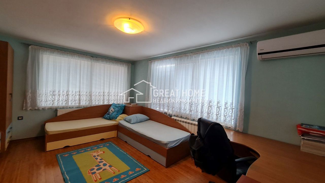 Продава се Тристаен апартамент в Търговище, Център - 115 кв.м за 1220 €/кв.м - Снимка #8