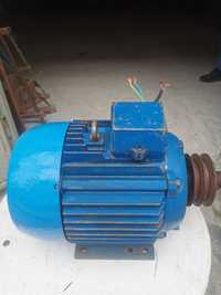 Vand motor electric 7,5 kw 220/380
