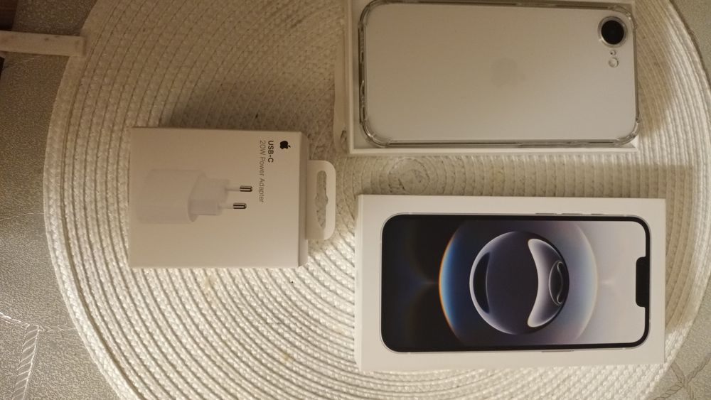 iPhone 16e 128GB White