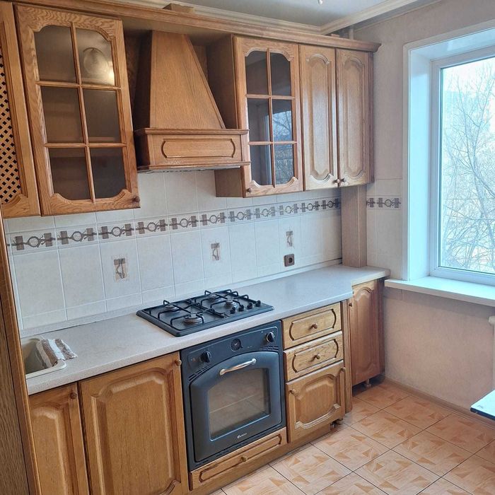 Продается 3 х комнатная новой планировки магазин Изюминка.