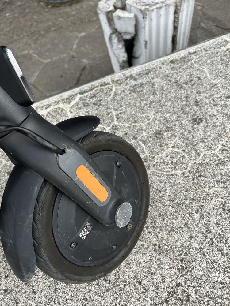 Електрическа тротинетка Ninebot Segway F30E