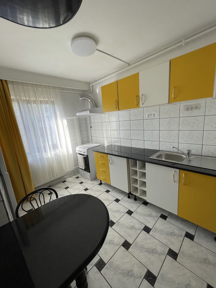 Inchiriez apartament 2 camere Arad, cartier Aurel Vlaicu