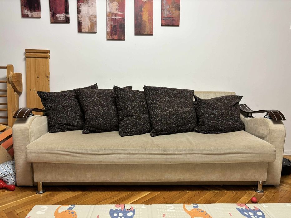 Set canapea extrnsibila, 2 fotolii extrnsibila sí o masuta de cafea