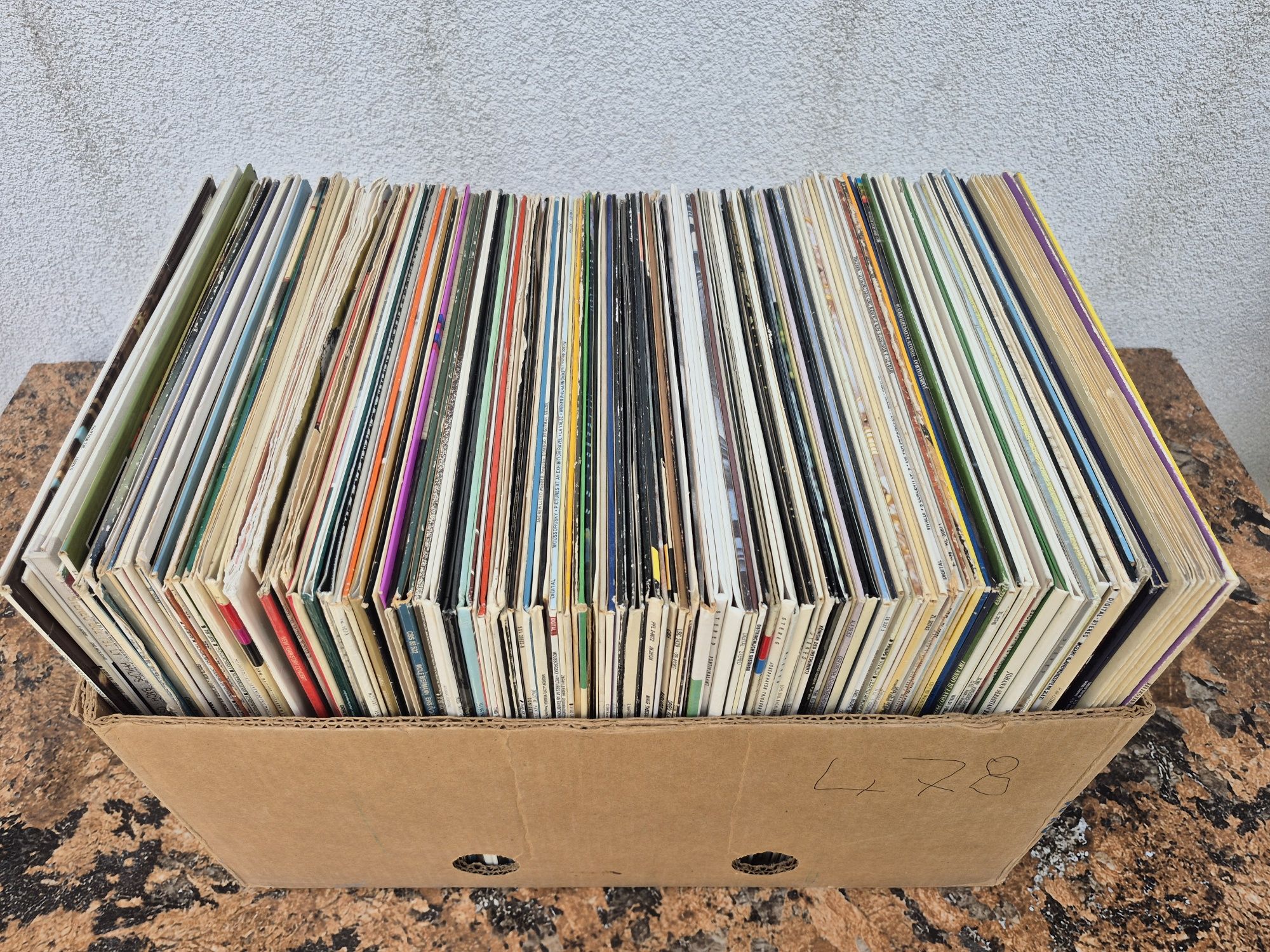 Vând Tot lotul 100 muzică clasică 500 lei (aproximativ 5lei /1LP)