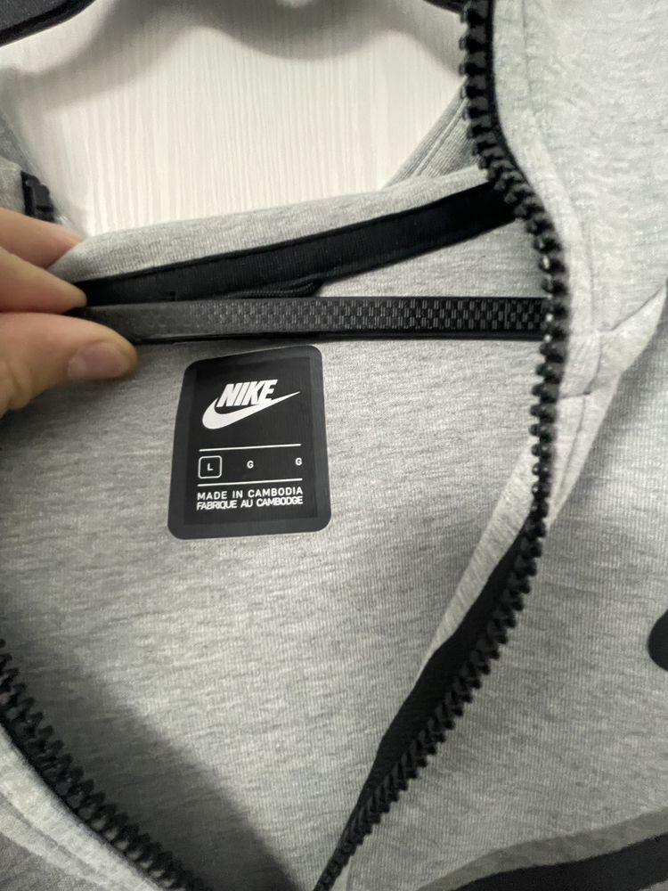 Bluza Nike Tech Fleece, originala, marimea L, Culoarea gri