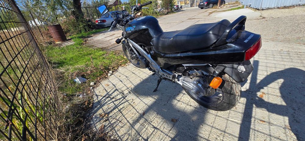Honda  Ntv 650,1993