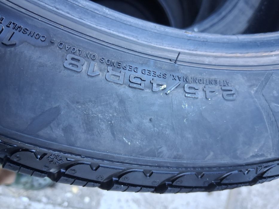 245 45 18 GOOD YEAR 2бр зимни RUN FLAT