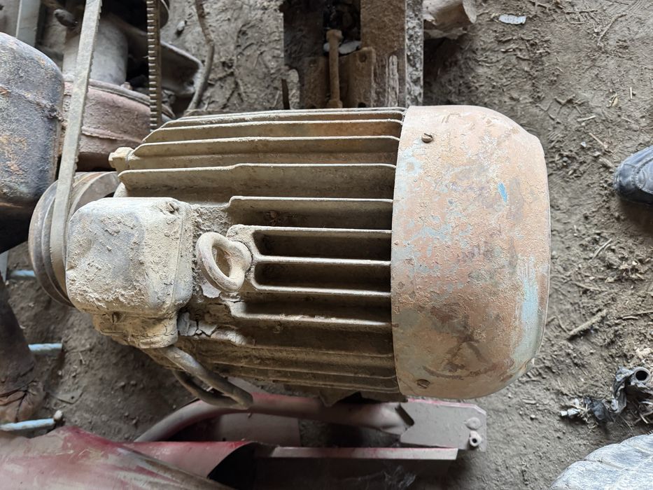 Сув насослари ва генераторлар сотилади