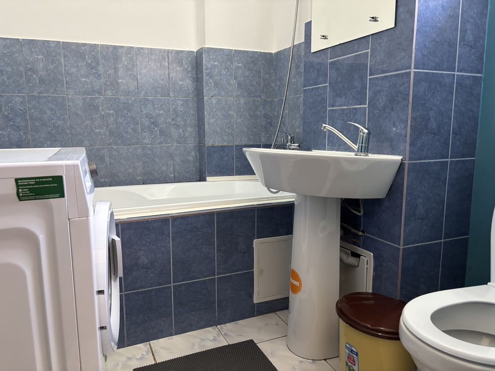 Proprietar inchiriez apartament 2 camere Hala Centrala