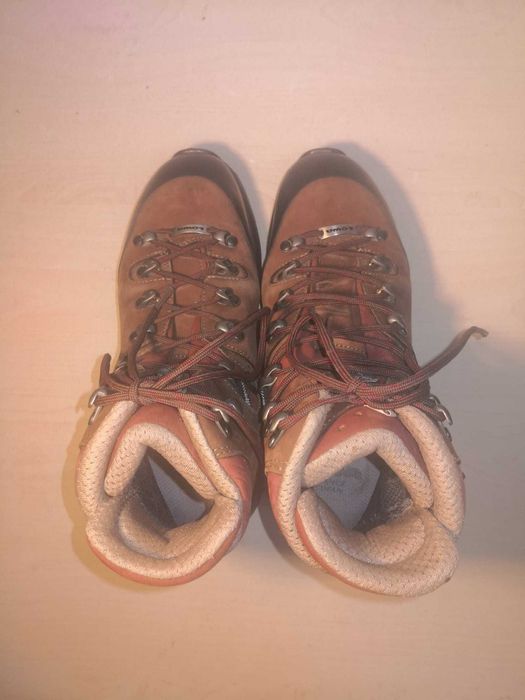 Bocanci Lowa Mărimea 40