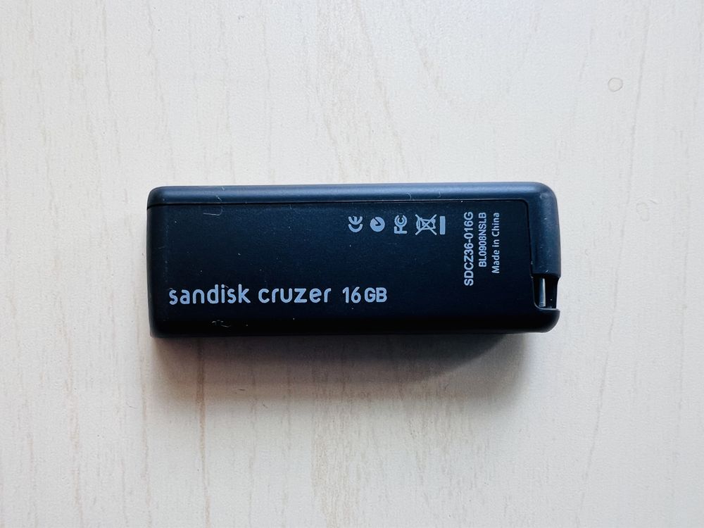 USB памет SanDisk Cruzer 16GB, 10 лева