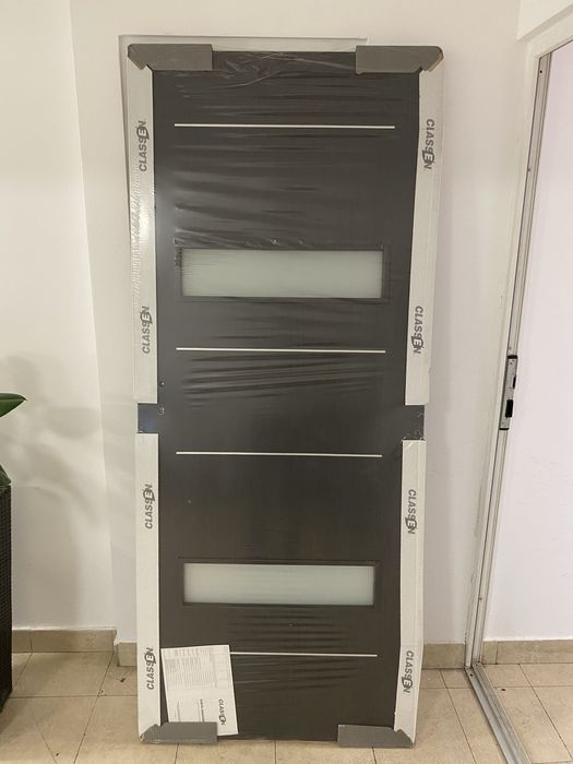 Vând  2 usi interior noi