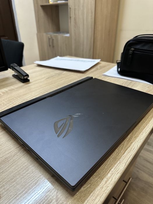 Asus rog strix g16