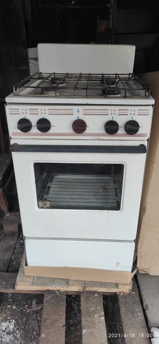 Газовая плита в хорошем состоянии