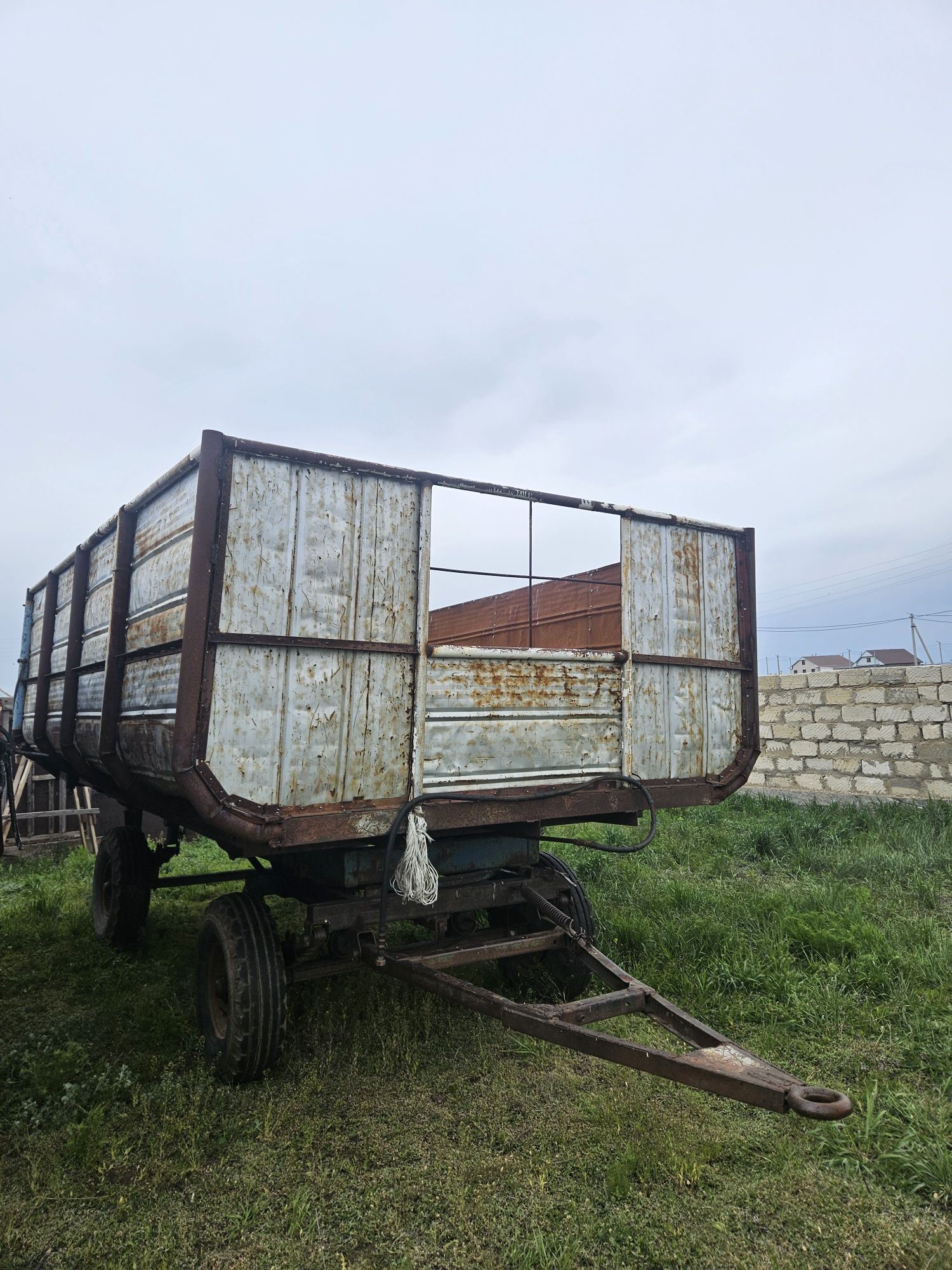 Прицеп сатылады сенеовозка