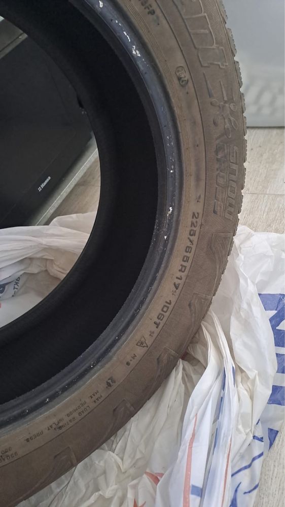 Продам шины, резину шипованную зимнюю R17