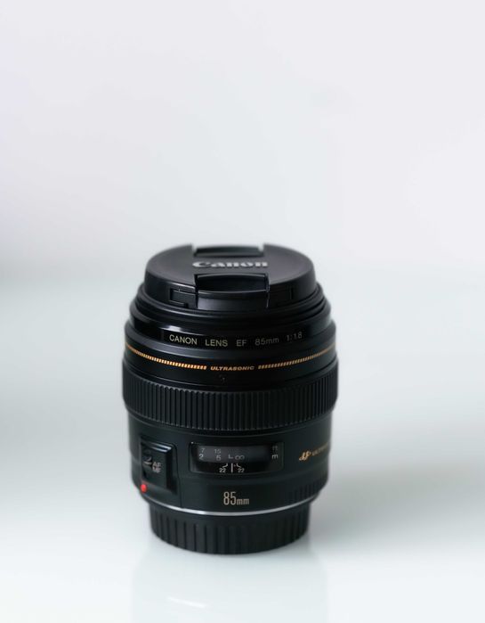 Canon 85mm f 1.8 USM impecabil, sharp, vand sau schimb