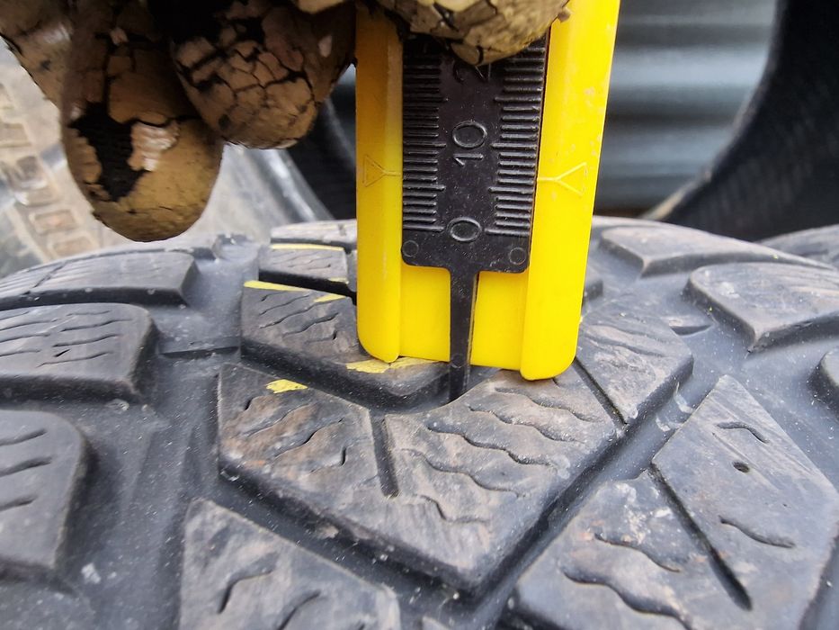 Anvelope 255/45R19 marca Pirelli, M+S, DOT 2023,6 mm