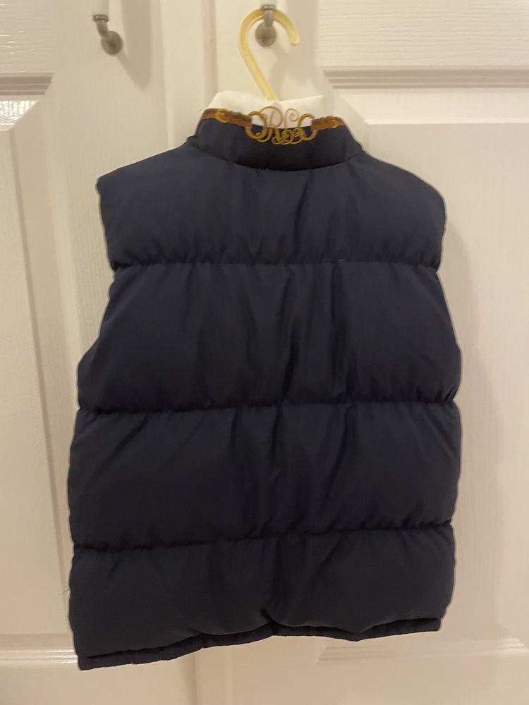 Vesta reversibila Ralph Lauren- din puf, pentru 4-5 ani