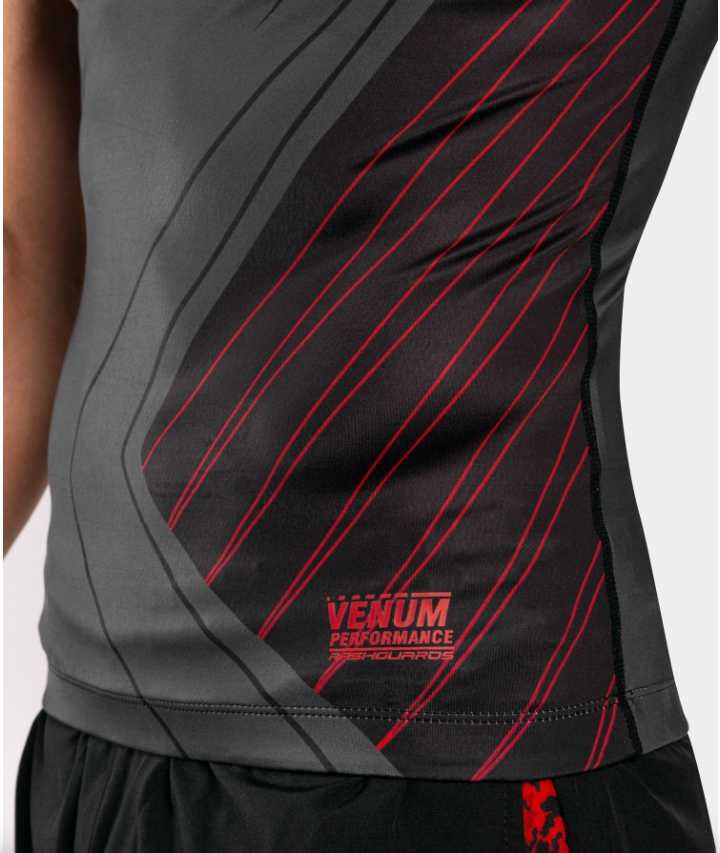 VENUM CONTENDER RASHGUARD - Рашгард с къс ръкав с размер  L до XXL