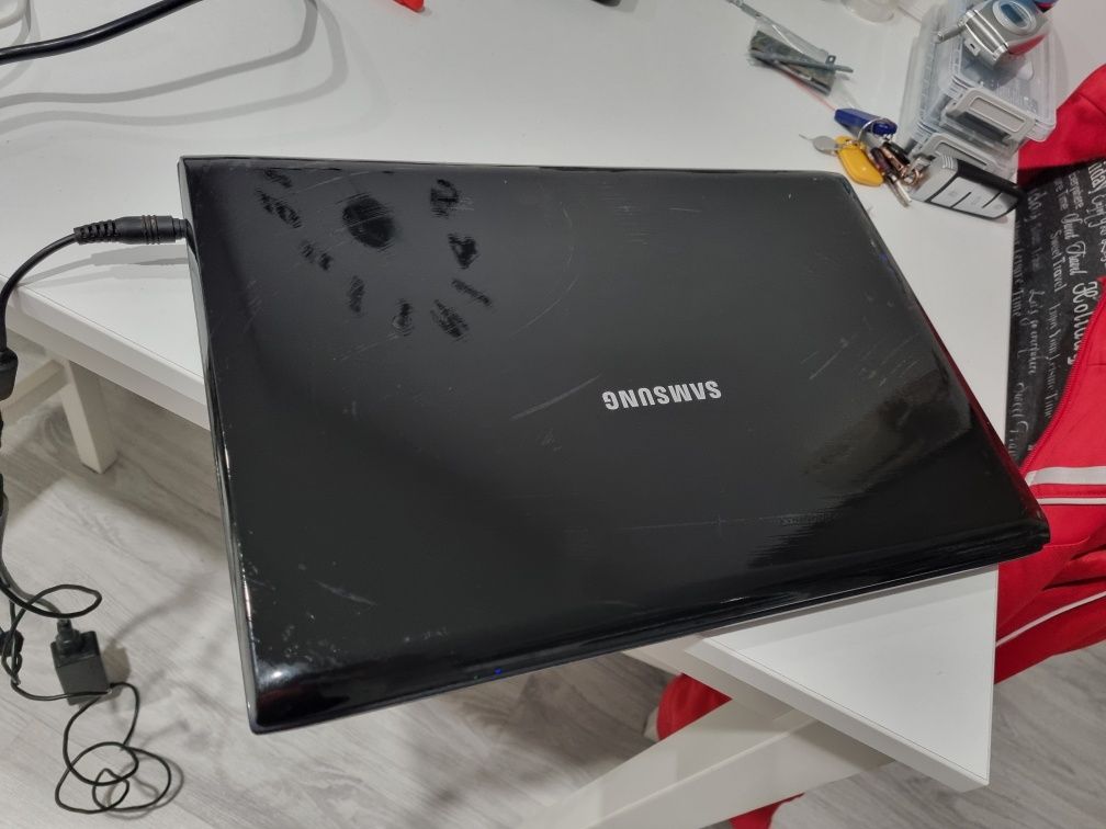 Laptop Samsung 15 inch fara baterie,  perfect funcțional