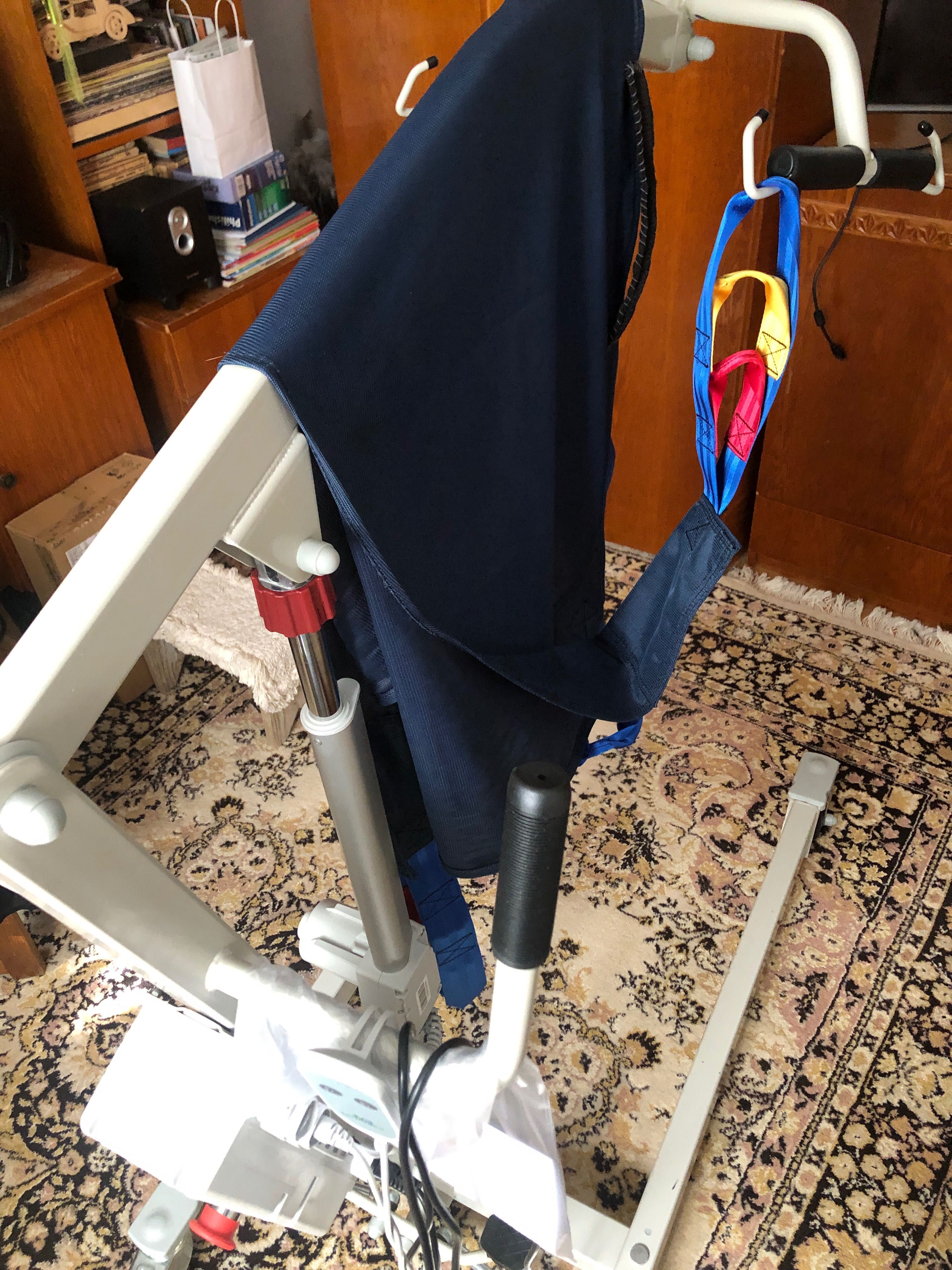 Elevator/lift electric pentru persoane cu handicap