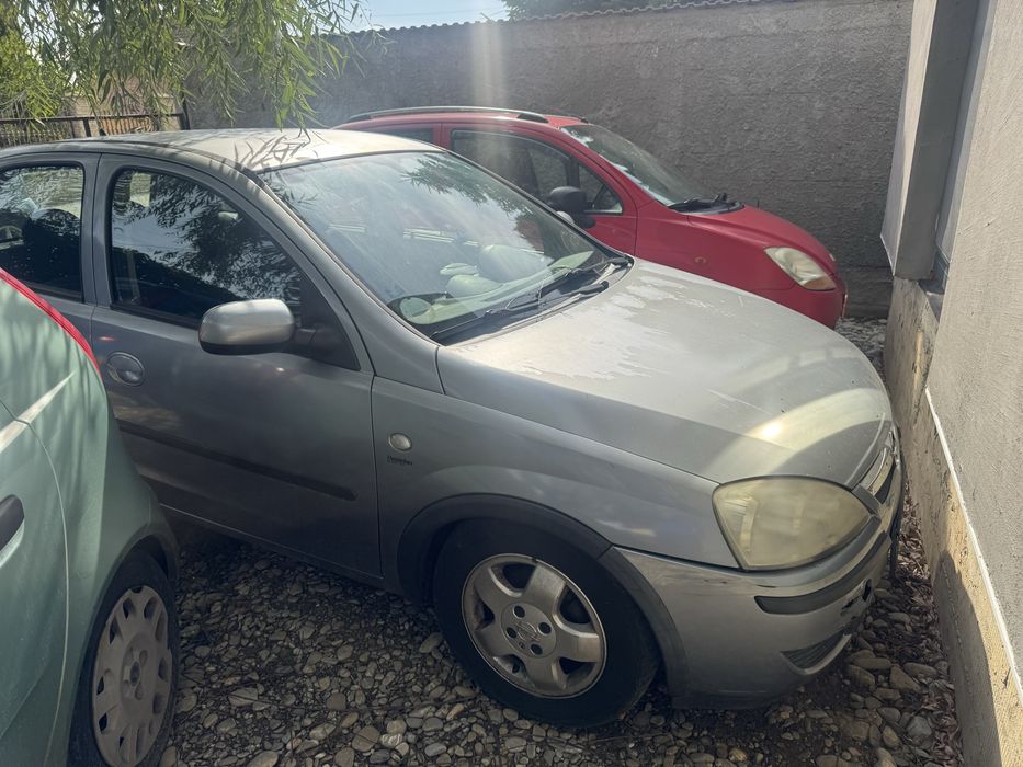Vand opel corsa 2 bucati 1,2 benzina