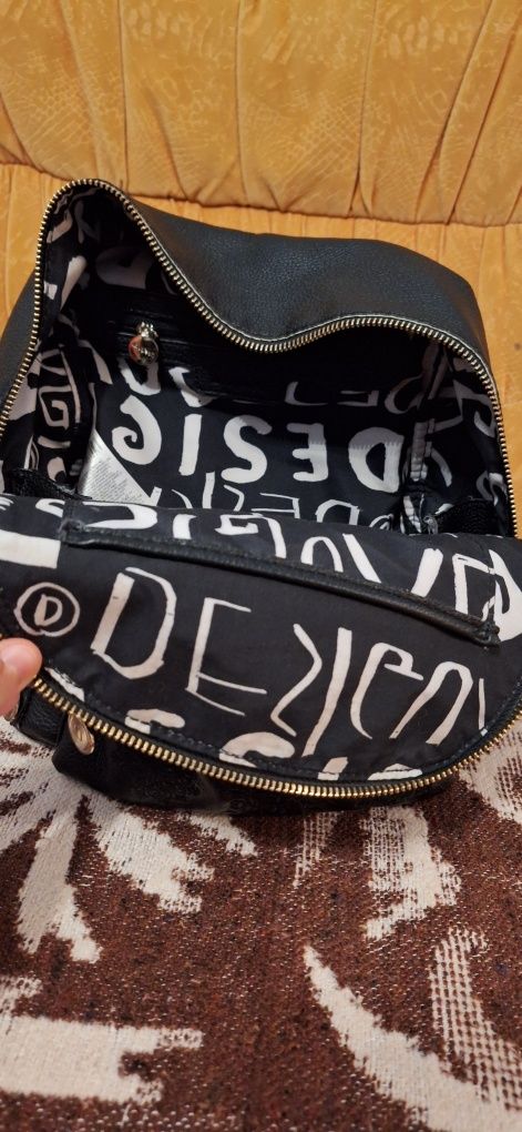 Rucsac desigual.