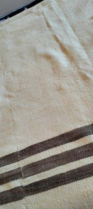 Продавам вълнено тъкано одеяло