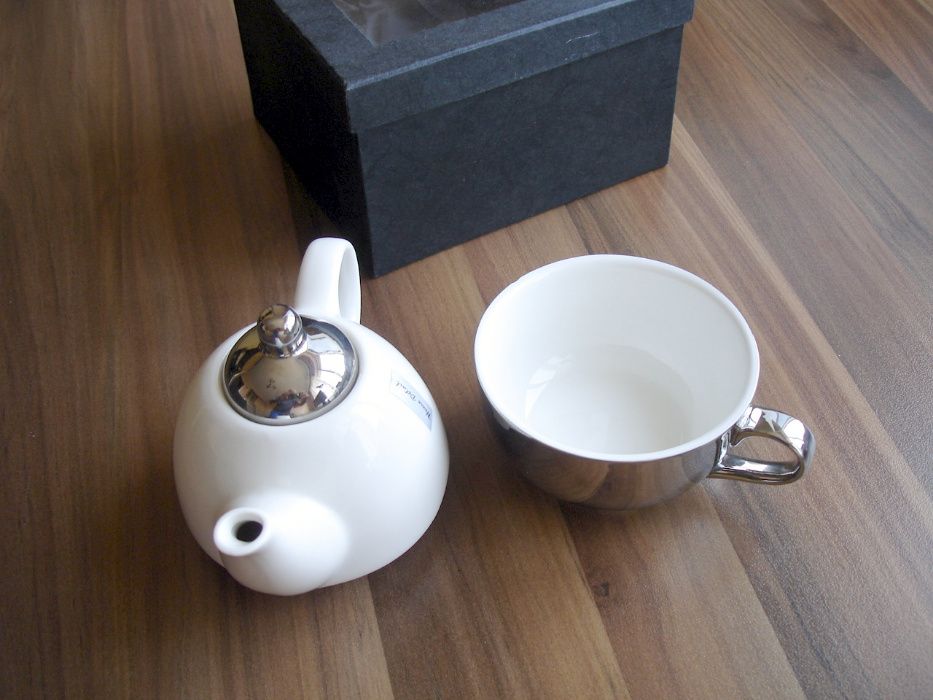 Комплект чайник и чаша от порцелан