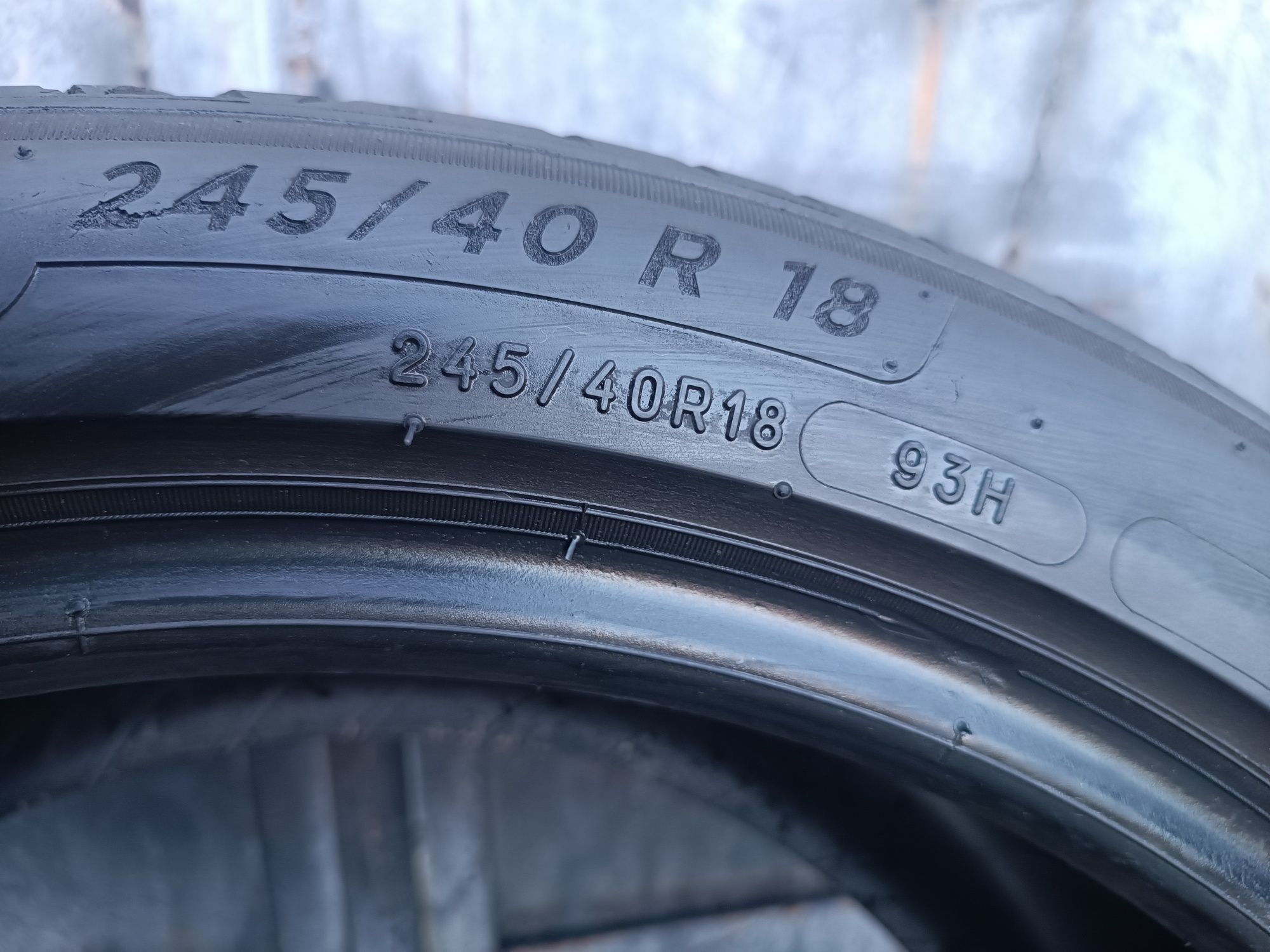 245/40/18 Michelin Дот 1023