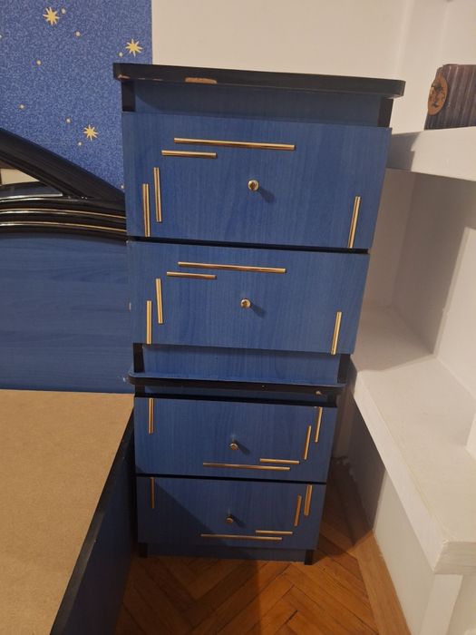 Pat 180x200 saltea și 2 noptiere incluse