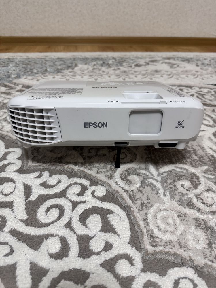 Проектор Epson EB-SO5