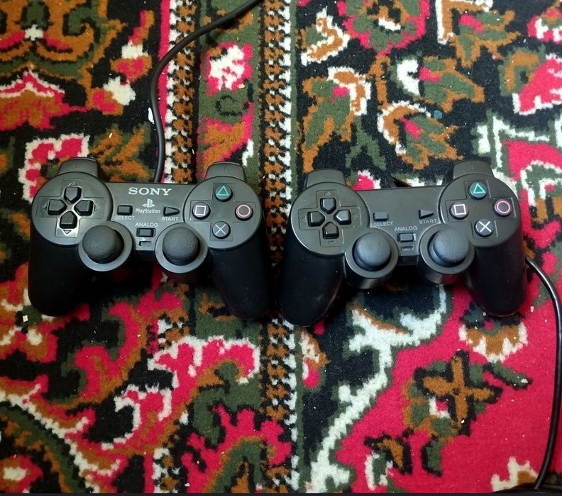 Sony Playstation 2 slim.