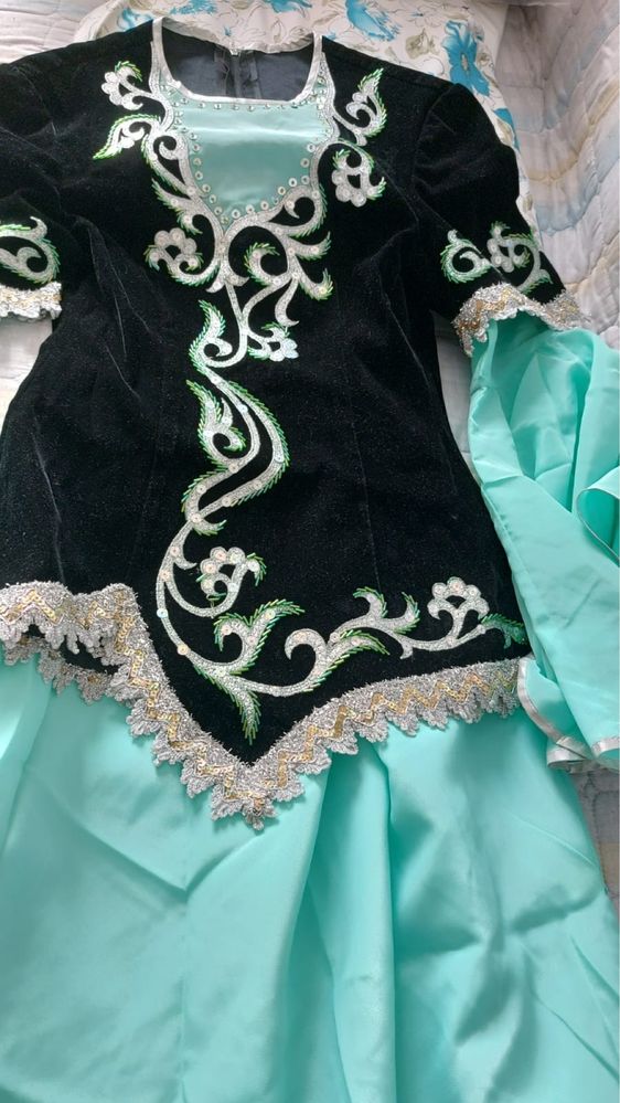 Казахская национальная одежда.