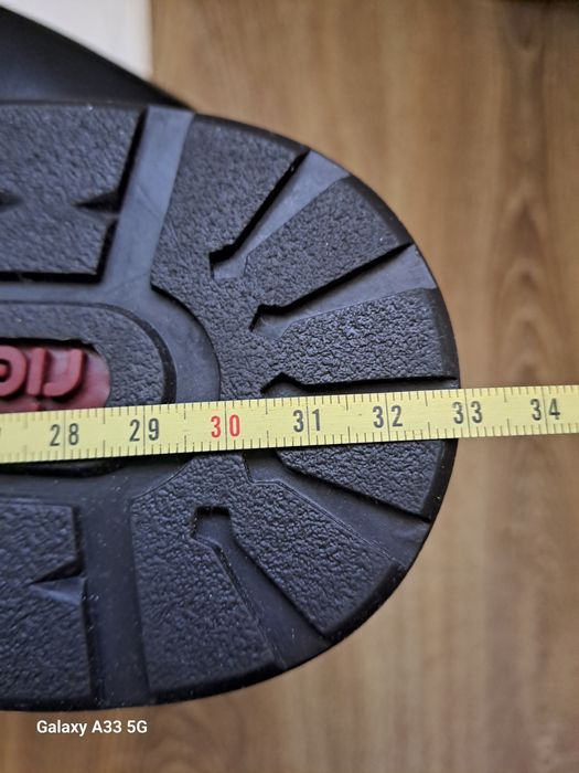 Vand ghete din piele și blană naturala pentru bărbați, brand Rieker.