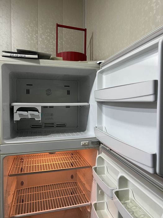 Холодильник сотилади срочна! Daewoo