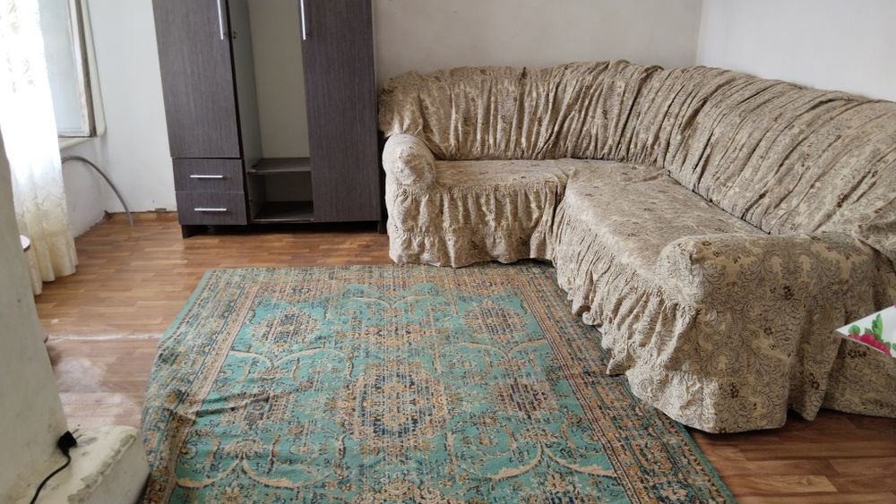 Времянка отдельный вход и двор