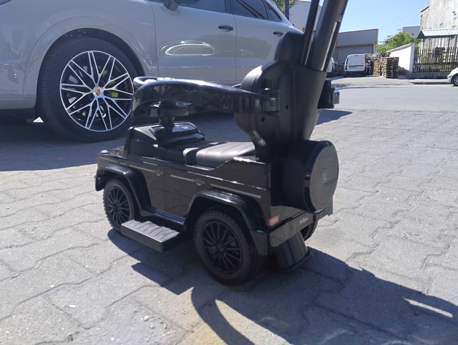 MERCEDES Кола за яздене с дръжка и сенник Mercedes-benz G350d черен