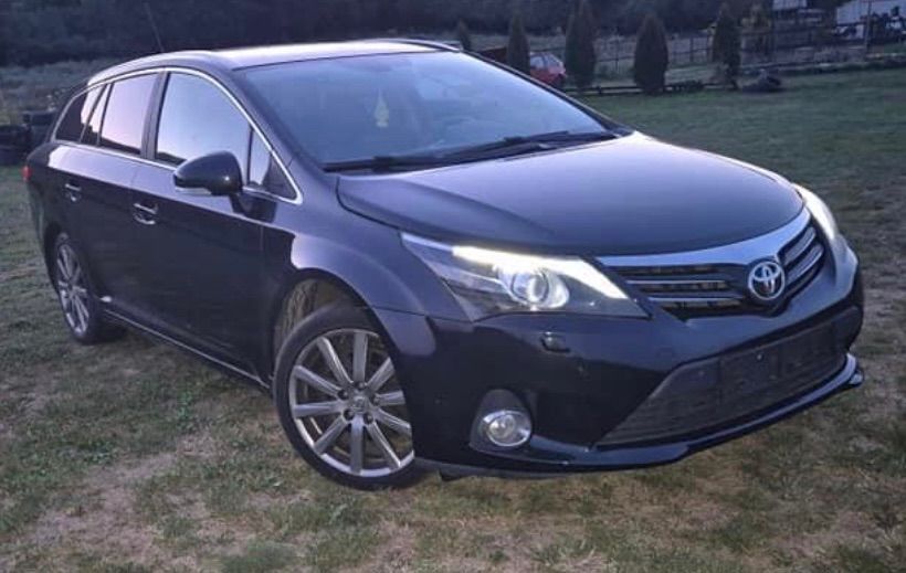 DEZMEMBREZ Piese Auto Toyota Avensis Motor 2.0 Diesel Euro 5 pompa injectie set injectoare injector turbina compresor clima AC Alternator Cutie viteze Manuala Fata completa Bara Fata spate Capota Far Aripa