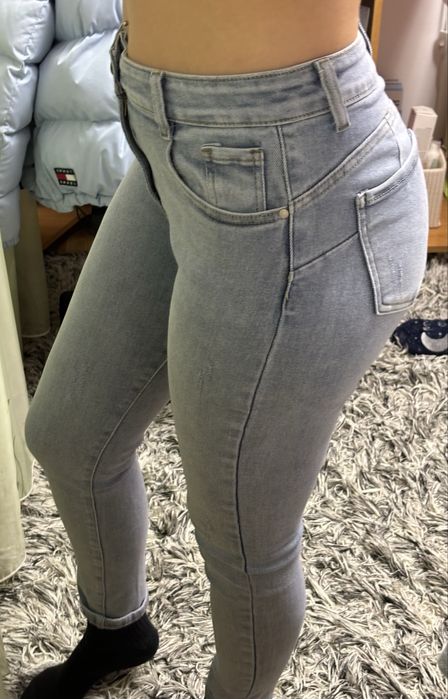 Blugi skinny gri
