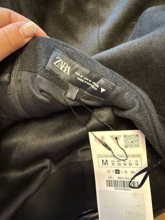 Черна рокля Zara