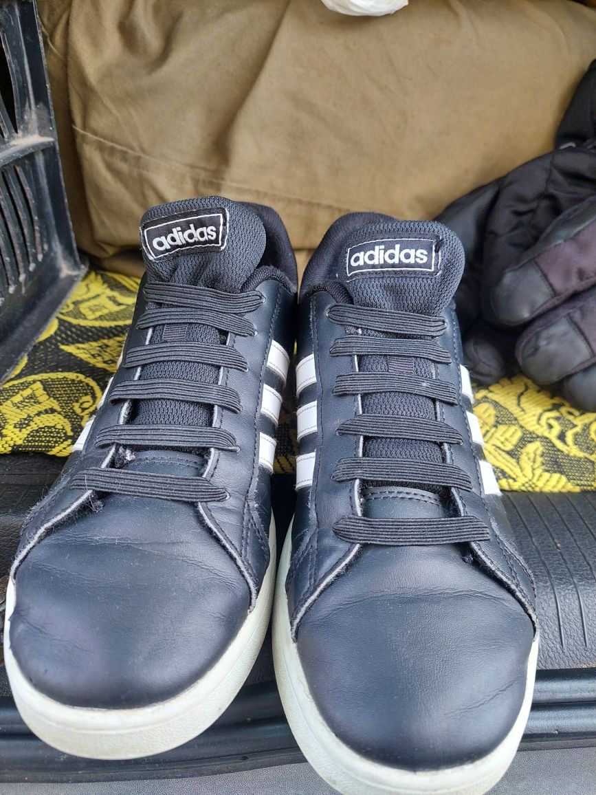 Кецове Adidas  .
