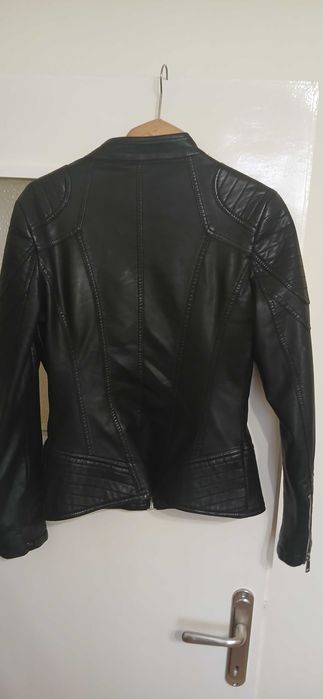 Кожено яке М размер