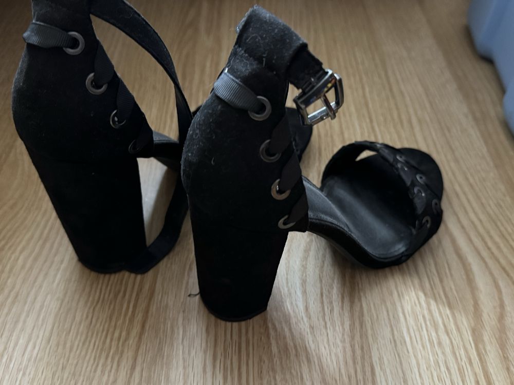 Sandale de ocazie negre