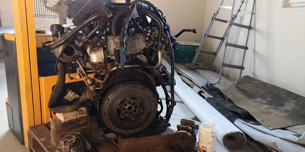 Motor Nissan Navara YD25 2.5 dci euro 4 cutie viteze injectoare calculator turbo pompa injectie